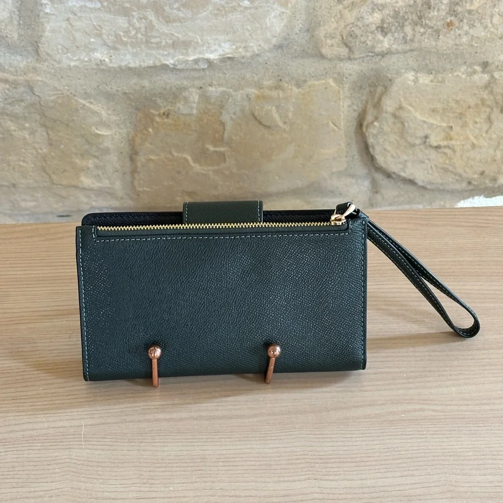 Coach - Picture 13 of 13